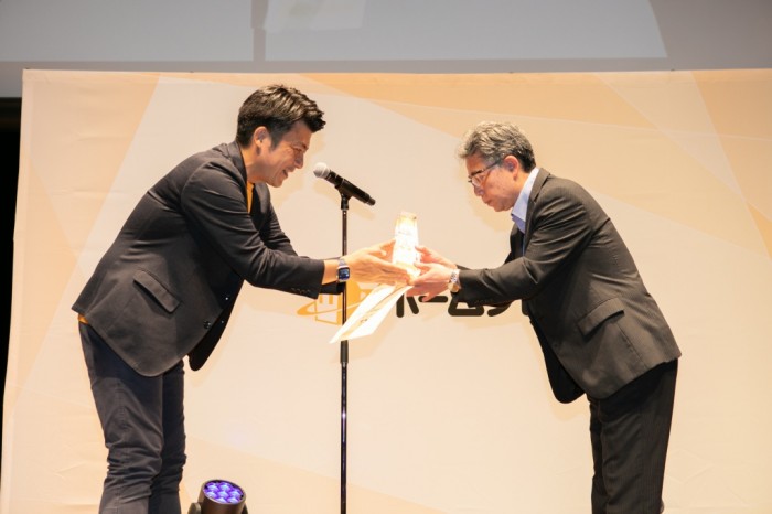 表彰式02 79ad17aa03b7677b443d8c9c40e3f7bc